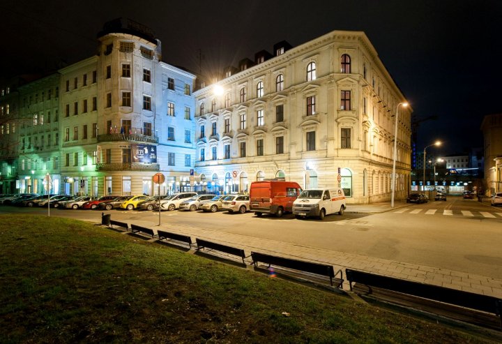 斯拉维亚酒店(Hotel Slavia)