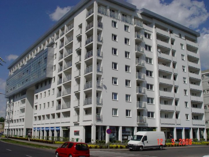 波兹南欧米茄公寓(Omega Apartments Poznań)