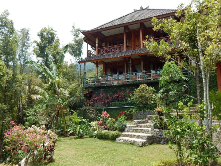 杜阿登别墅(Villa Dua Bintang)