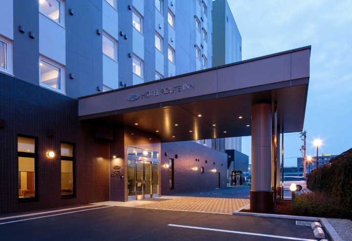 高冈站前路途酒店(Hotel Route-Inn Takaoka Ekimae)