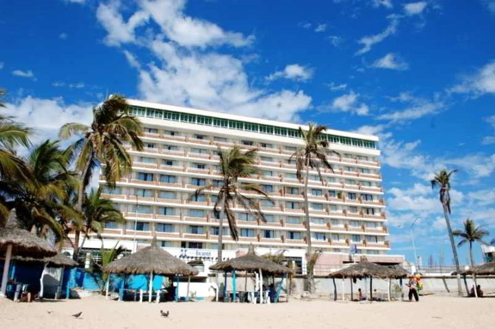 马萨特兰海西安纳酒店(Hotel Hacienda Mazatlán)