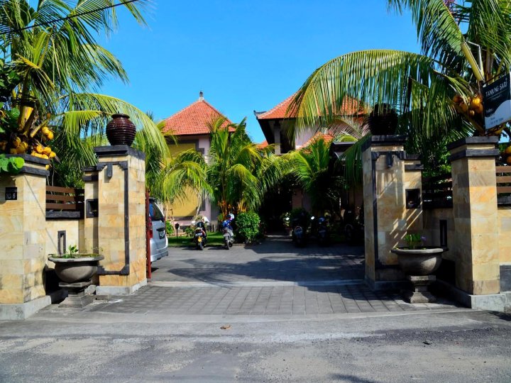 丹绒纱丽旅馆(Tanjung Sari Inn)