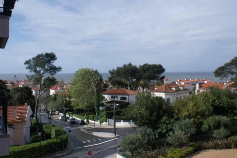 卡斯卡伊斯埃斯托里尔公寓距离海滩有400米(Cascais Estoril Apartment 400 m from Beach)