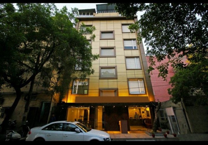 纳纳克住宅酒店(Hotel Nanak Residency)