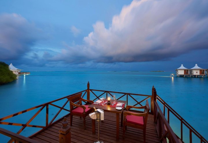 辛那蒙马尔代夫哈库拉岛酒店(Cinnamon Hakuraa Huraa Maldives)