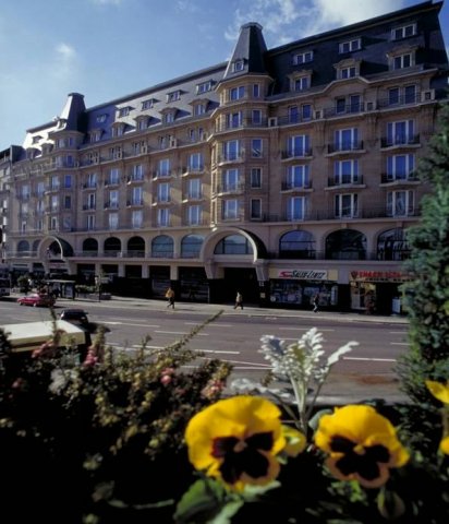 阿尔法美爵大酒店(Mercure Grand Hotel Alfa Luxembourg)