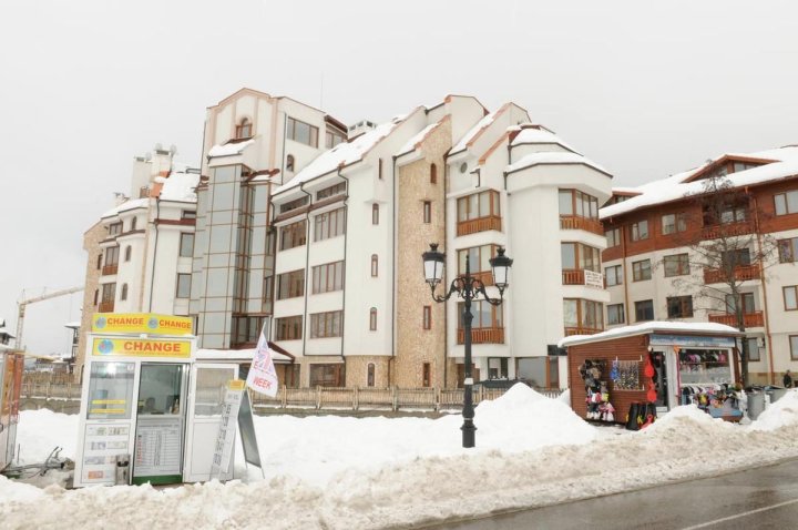 皮林白宫殿公寓酒店(Pirin Palace White Apartments)