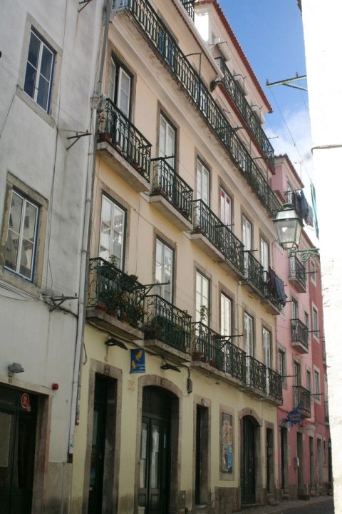 迷人上城区公寓(Charming Bairro Alto Apartment)