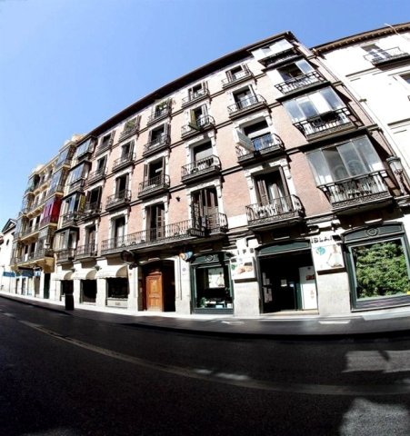 阿托查马丁阿尔穆德纳旅馆(Hostal Atocha Almudena Martín)