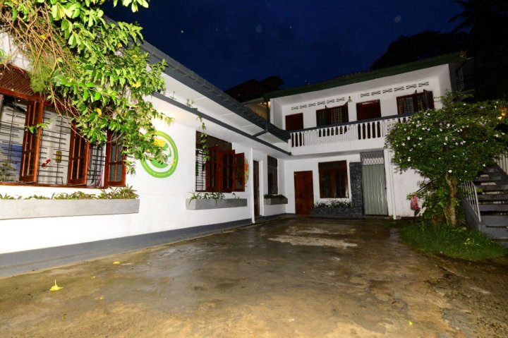康提布瓦里卡达禅室酒店(Zen Rooms Buwalikada Kandy)