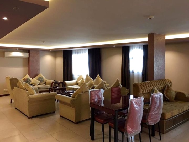 拉姆拉哈姆拉公寓式酒店(Al Ramla Al Hamra Furnished Units)
