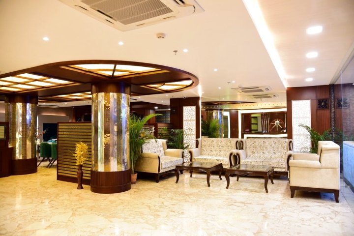 菠罗奈斯酒店(Hotel Varanasi Inn)
