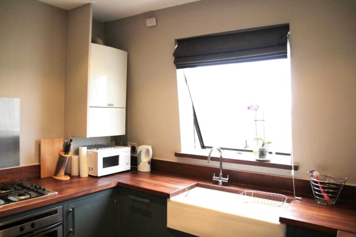 诺丁山独具风格的现代两卧室公寓(Modern and Stylish 2 Bedroom Flat in Notting Hill)