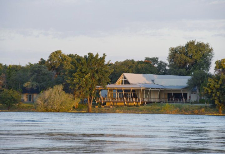 普罗蒂亚酒赞比西河酒店(Protea Hotel by Marriott Zambezi River Lodge)