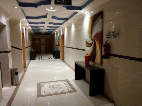 阿尔舒米希马达雅旅居酒店(Madaya Residential Units - Alshumisi)