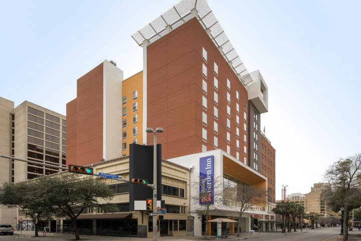圣安东尼奥市区希尔顿花园酒店(Hilton Garden Inn San Antonio Downtown)