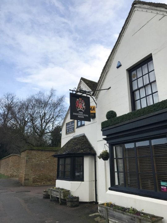 德丁顿阿姆斯酒店(The Deddington Arms)