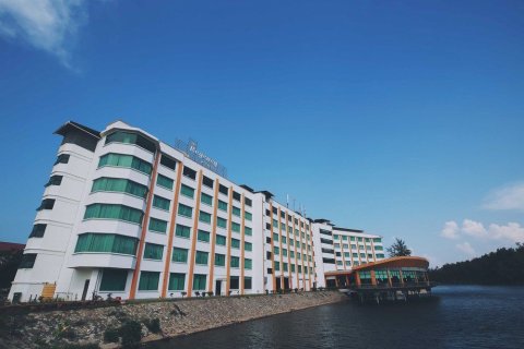 瓜拉丁加奴丽晶滨水酒店(The Regency Waterfront Hotel Terengganu)