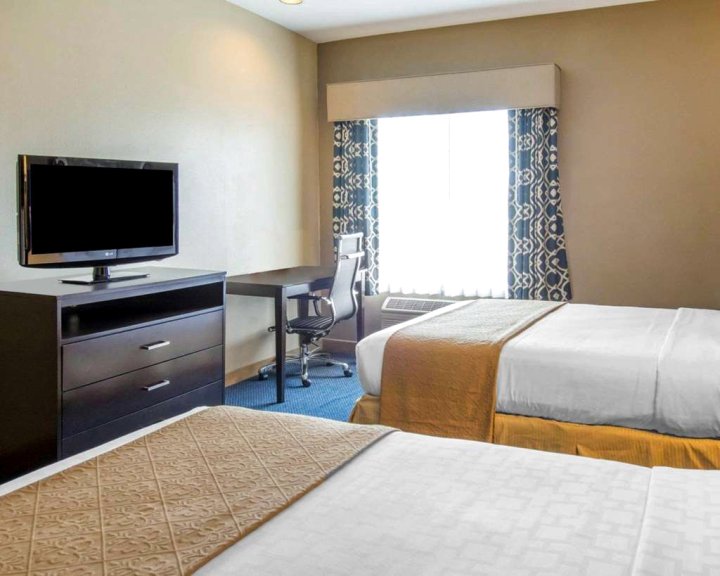 自由湖套房品质酒店(Quality Inn & Suites of Liberty Lake)