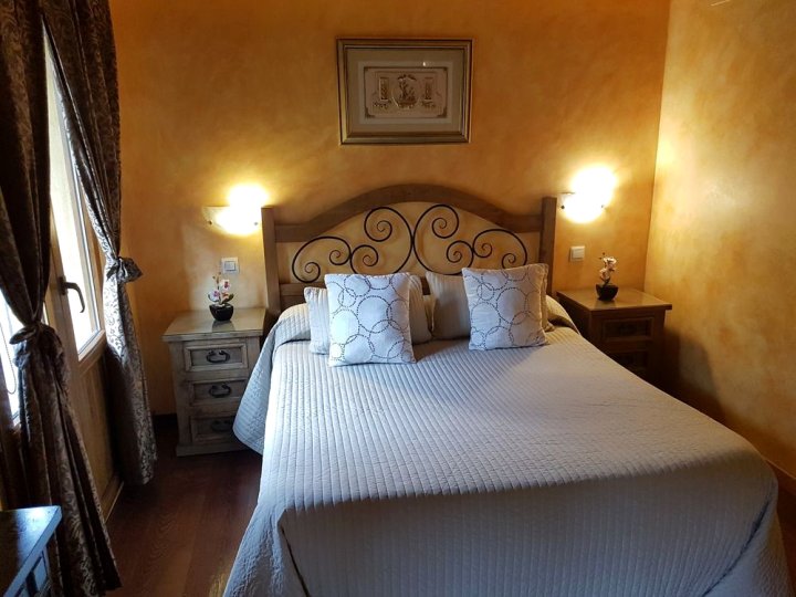 塞哥维亚旅馆(Hostal Segovia)