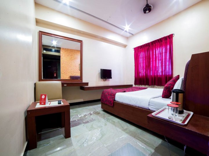 希仁勒蒂酒店(Hotel Shreenithi)