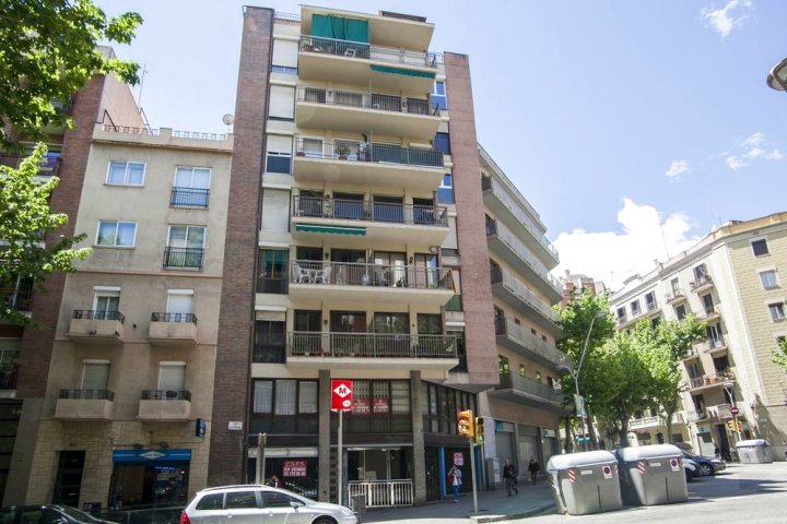 圣乔治巴塞罗那公寓酒店(BBarcelona Sant Jordi Flat)