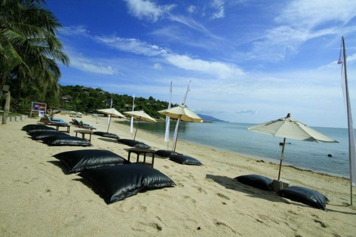 皮皮湾景尊贵度假村(Phi Phi Bayview Premier Resort)