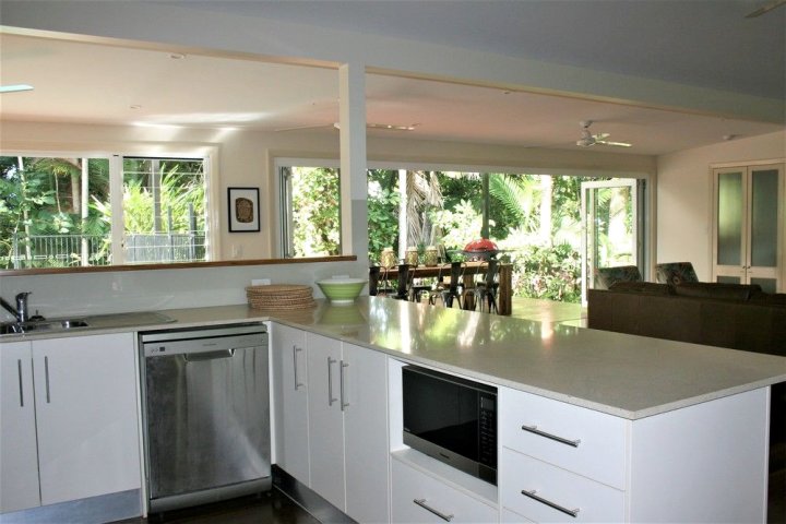 道格拉斯港附近环礁假日之家酒店(Atoll Close Port Douglas Holiday House)