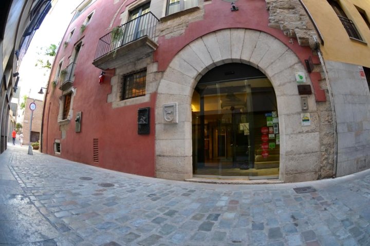 传奇吉罗那博物馆酒店(Hotel Museu Llegendes de Girona)