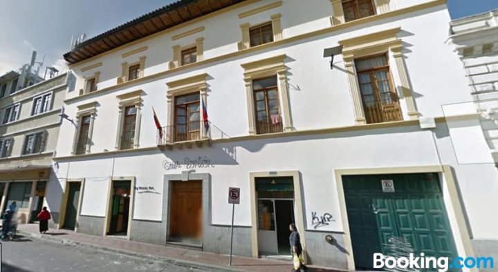 基多历史中心两间卧室阁楼公寓(Two Bedroom Loft in Historic Center of Quito)