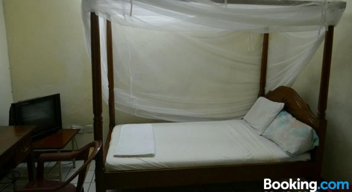 蒙巴萨多多马安详酒店(Dodoma Serene Hotel Mombasa)