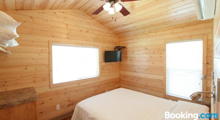 Lake Conroe Two-Bedroom Cabin 13
