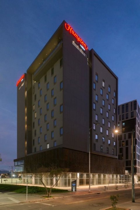 波哥大机场希尔顿欢朋酒店(Hampton by Hilton Bogota Airport)