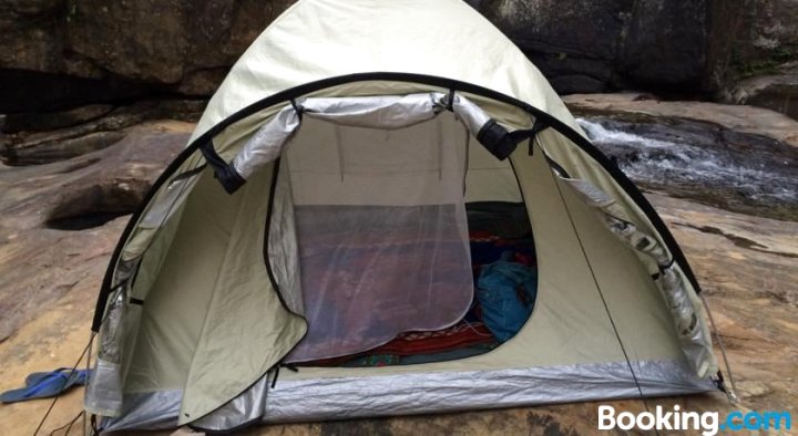 亚当峰远足者露营(Hikers Camp Adamspeak)