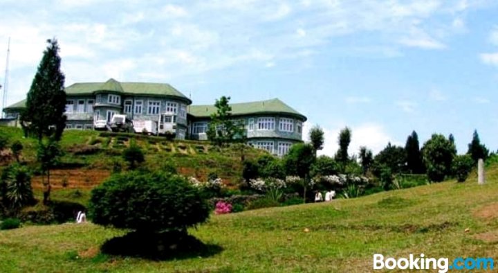 Room in a Farmhouse in Bara Mungwa, Darjeeling, by GuestHouser 17115