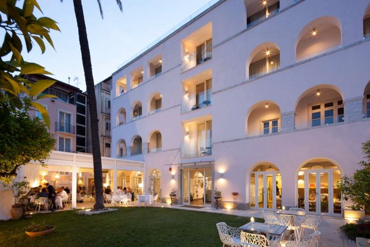 伊尔皮克罗贾迪诺酒店(Hotel Il Piccolo Giardino)