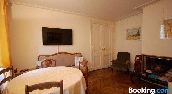 卢浮宫博物馆两卧室公寓(2 Bedroom Apartment Louvre Museum)