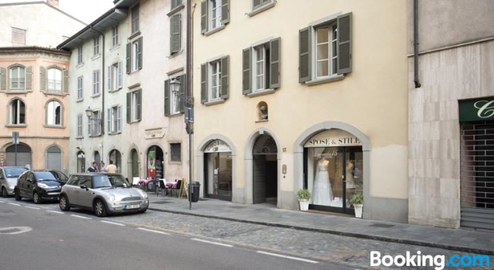 贝斯特贝加莫公寓(Best Bergamo Rooms and Apartments)