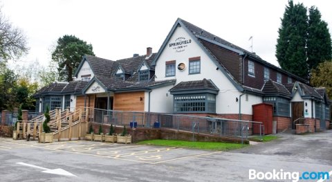 洛德姆诺丁汉米歇尔与旅馆主人小屋(Innkeeper’s Lodge Nottingham, Lowdham)