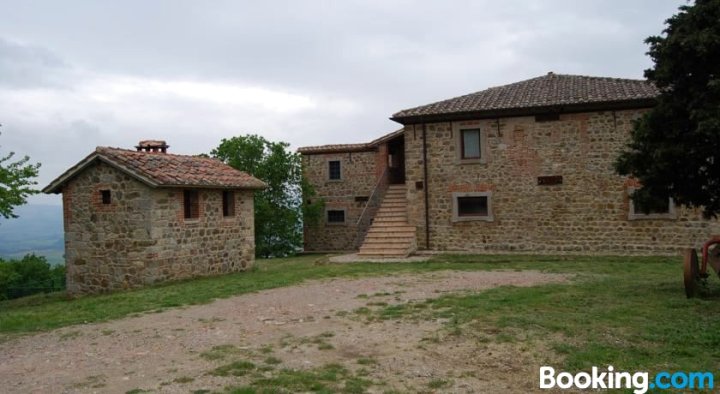 皮耶洽波尔洽纳伊波德里农庄(Agriturismo IPoderi Pietraporciana)