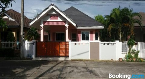 清迈粉色屋公寓(Pinkhome Chiang Mai)