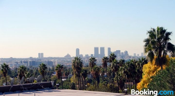 壮丽好莱坞大道景公寓(Amazing Hollywood Blvd View)