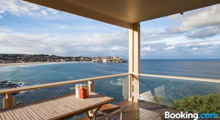 绝佳邦迪海滩公寓 - 邦迪海滩度假公寓(Ultimate Bondi Beach Escape - A Bondi Beach Holiday Home)