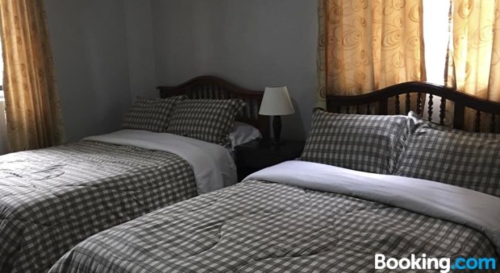 格朗福塔莱萨民宿(La Gran Fortaleza B&B)