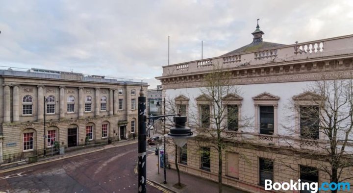 费兹罗维亚贝尔法斯特中央公寓酒店(Central Belfast Apartments Fitzrovia)