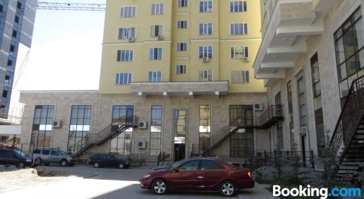 比什凯克马克西姆斯公寓(Maximus Apartament Bishkek)