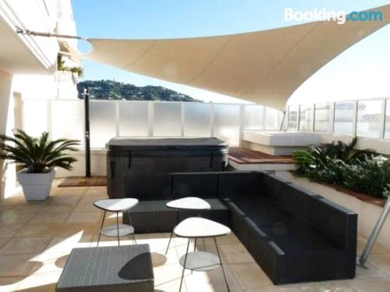 Superb penthouse in centre of Cannes Stunning views air-conditioning internet Near the Palais 532