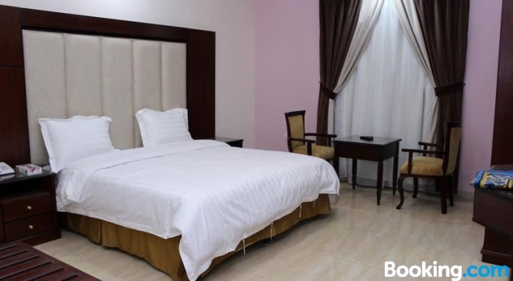然菲黑亚特吉大套房酒店(Rafahiat Jaddah Hotel Suites)