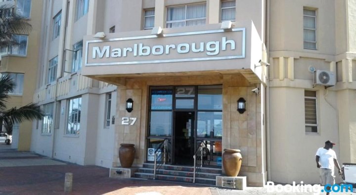 马尔伯勒海滨公寓(Marlborough Beachfront Deluxe Apartments)