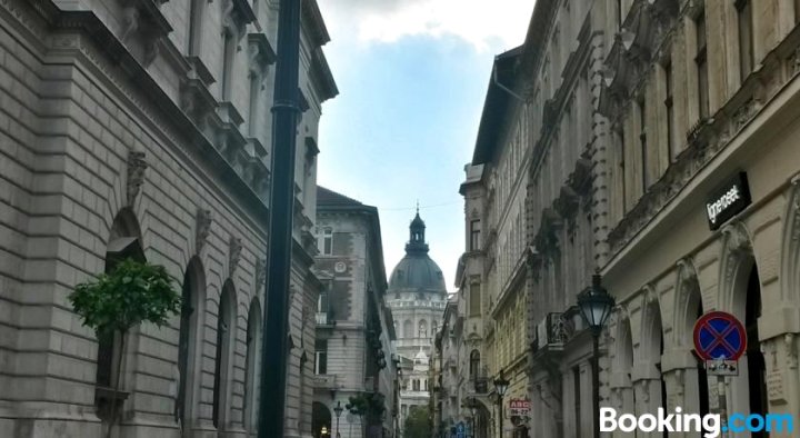 歌剧院蓝胡子城堡公寓(Bluebeard's Castle at The Opera)